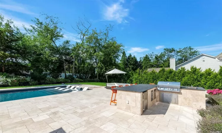 Pool - Outdoor Kitchen