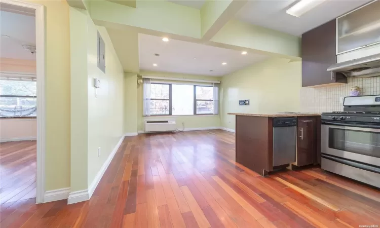 71-19 162nd Street, New York, NY, 1 Bedroom Bedrooms, 3 Rooms Rooms,1 BathroomBathrooms,Residential,For Sale,162nd,L3591573