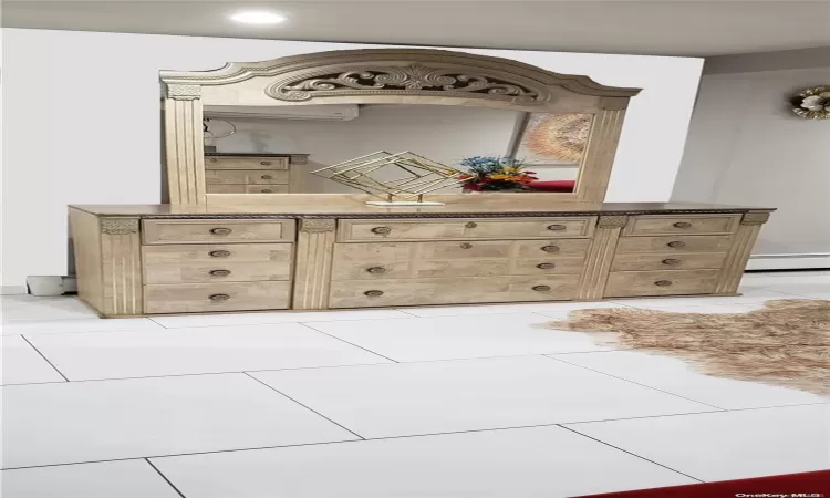 Dresser in master bdrm