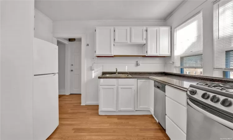 97-18 72nd Road, New York, NY, 2 Bedrooms Bedrooms, 4 Rooms Rooms,1 BathroomBathrooms,Residential Lease,For Rent,72nd,L3591645