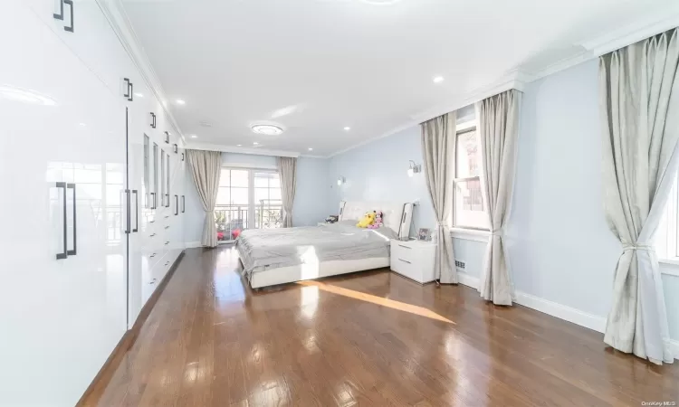 63-41 252nd Street, New York, NY, 4 Bedrooms Bedrooms, 10 Rooms Rooms,5 BathroomsBathrooms,Residential,For Sale,252nd,L3591738