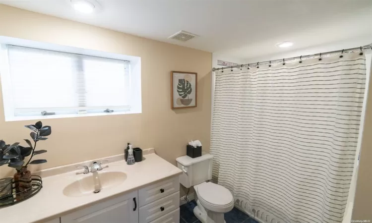 Full Bathroom