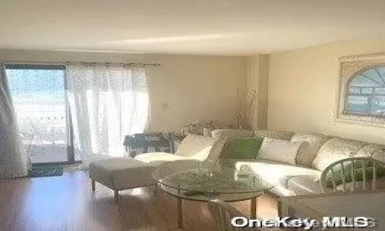 360 Shore Road, Long Beach, NY, 1 Bedroom Bedrooms, 3 Rooms Rooms,1 BathroomBathrooms,Residential Lease,For Rent,Shore,L3591845