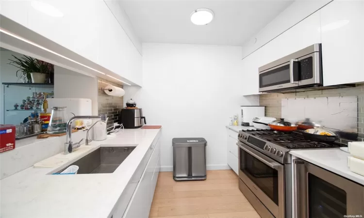 138-35 39th Avenue, New York, NY, 2 Bedrooms Bedrooms, 5 Rooms Rooms,2 BathroomsBathrooms,Residential,For Sale,39th,L3591841