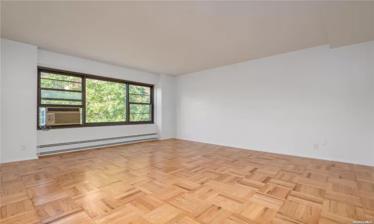 21-66 33rd Road, New York, NY, 2 Bedrooms Bedrooms, 4 Rooms Rooms,1 BathroomBathrooms,Residential,For Sale,33rd,L3591952