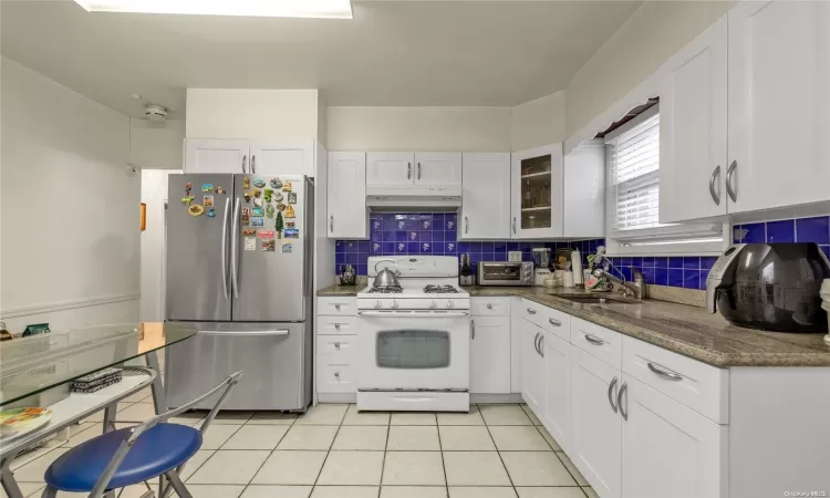 64-37 210th Street, New York, NY, 3 Bedrooms Bedrooms, 7 Rooms Rooms,3 BathroomsBathrooms,Residential,For Sale,210th,L3591854