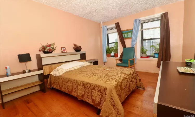 941 Jerome Avenue, New York, NY, 3 Bedrooms Bedrooms, 5 Rooms Rooms,1 BathroomBathrooms,Residential,For Sale,Jerome,L3591982