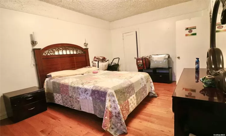 941 Jerome Avenue, New York, NY, 3 Bedrooms Bedrooms, 5 Rooms Rooms,1 BathroomBathrooms,Residential,For Sale,Jerome,L3591982