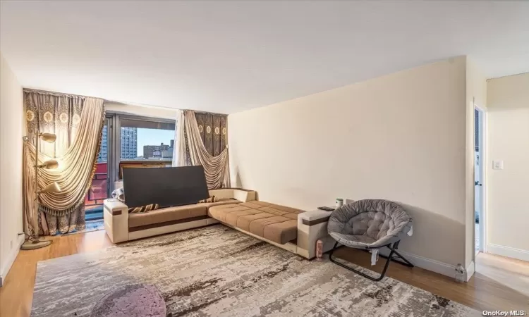 61-25 97th St, New York, NY, 1 Bedroom Bedrooms, 4 Rooms Rooms,1 BathroomBathrooms,Residential,For Sale,97th St,L3591990