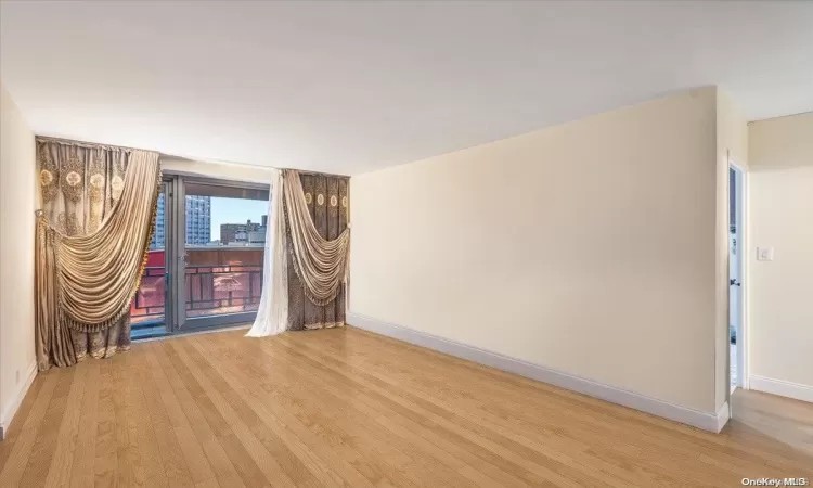 61-25 97th St, New York, NY, 1 Bedroom Bedrooms, 4 Rooms Rooms,1 BathroomBathrooms,Residential,For Sale,97th St,L3591990