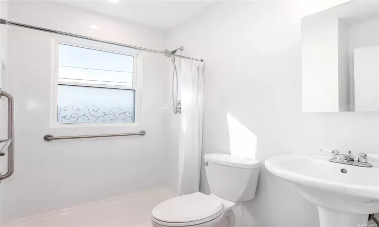 17 Central Avenue, East Quogue, NY, 3 Bedrooms Bedrooms, 6 Rooms Rooms,1 BathroomBathrooms,Residential,For Sale,Central,L3592020