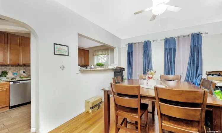 73-24 71st Place, New York, NY, 5 Bedrooms Bedrooms, 12 Rooms Rooms,2 BathroomsBathrooms,Residential Income,For Sale,71st,L3592003