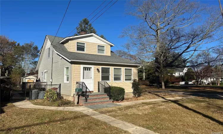 296 Fourth Street, Smithtown, NY, 1 Bedroom Bedrooms, 4 Rooms Rooms,1 BathroomBathrooms,Residential Lease,For Rent,Fourth,L3592038