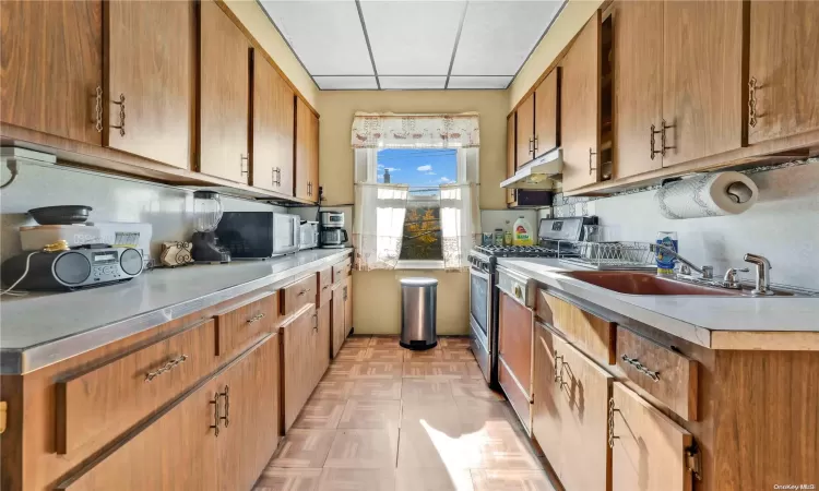 89-20 181st Street, New York, NY, 7 Bedrooms Bedrooms, 11 Rooms Rooms,3 BathroomsBathrooms,Residential Income,For Sale,181st,L3592072