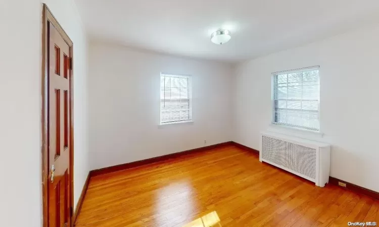 63-12 Cromwell Street, New York, NY, 3 Bedrooms Bedrooms, 8 Rooms Rooms,2 BathroomsBathrooms,Residential Lease,For Rent,Cromwell,L3592087