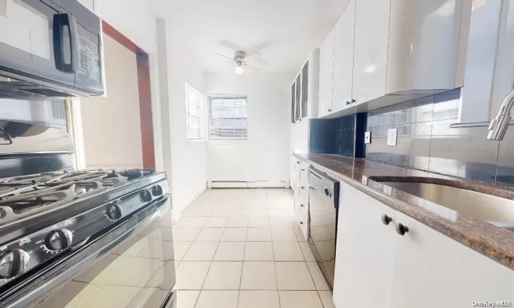 63-12 Cromwell Street, New York, NY, 3 Bedrooms Bedrooms, 8 Rooms Rooms,2 BathroomsBathrooms,Residential Lease,For Rent,Cromwell,L3592087