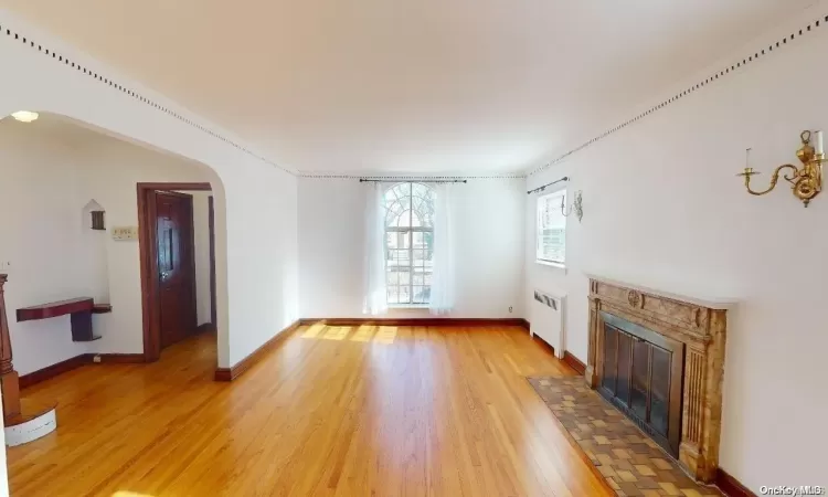 63-12 Cromwell Street, New York, NY, 3 Bedrooms Bedrooms, 8 Rooms Rooms,2 BathroomsBathrooms,Residential Lease,For Rent,Cromwell,L3592087