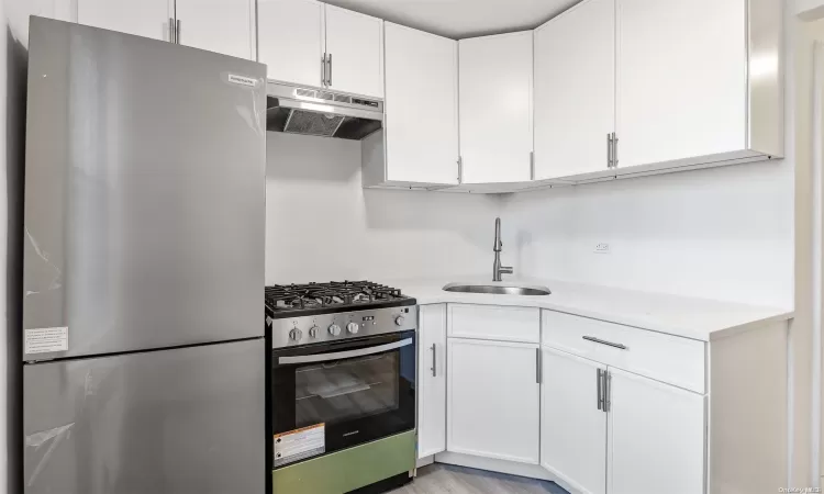 50-22 40th Street, New York, NY, 1 Bedroom Bedrooms, 3 Rooms Rooms,1 BathroomBathrooms,Residential,For Sale,40th,L3592100