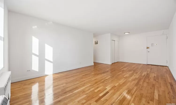 50-22 40th Street, New York, NY, 1 Bedroom Bedrooms, 3 Rooms Rooms,1 BathroomBathrooms,Residential,For Sale,40th,L3592100