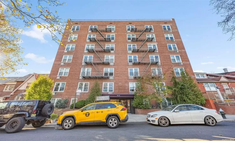 50-22 40th Street, New York, NY, 1 Bedroom Bedrooms, 3 Rooms Rooms,1 BathroomBathrooms,Residential,For Sale,40th,L3592100