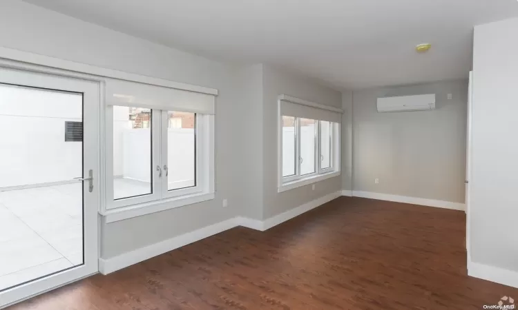 241-15 Northern Boulevard, New York, NY, 2 Bedrooms Bedrooms, 5 Rooms Rooms,2 BathroomsBathrooms,Residential Lease,For Rent,Northern,L3592163