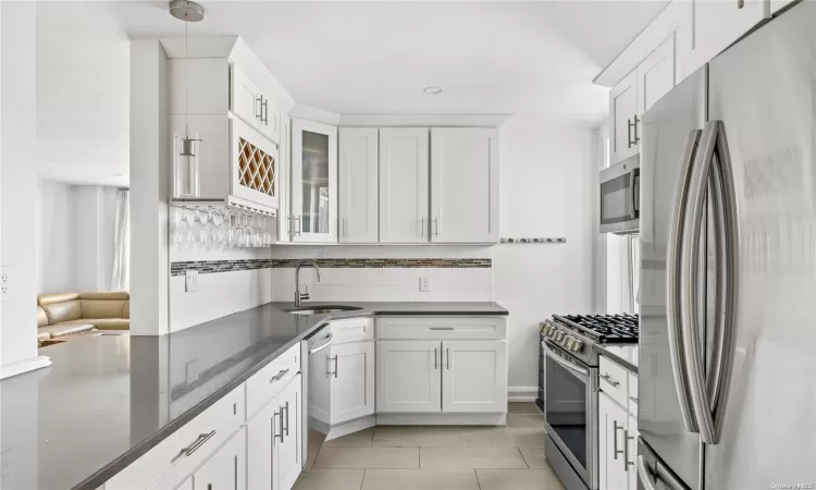 601 Kappock Street, New York, NY, 2 Bedrooms Bedrooms, 5 Rooms Rooms,1 BathroomBathrooms,Residential,For Sale,Kappock Street,L3592171