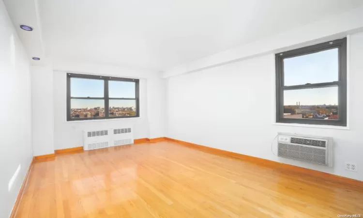 39-60 54 Street, New York, NY, 2 Bedrooms Bedrooms, 5 Rooms Rooms,1 BathroomBathrooms,Residential,For Sale,54,L3592178