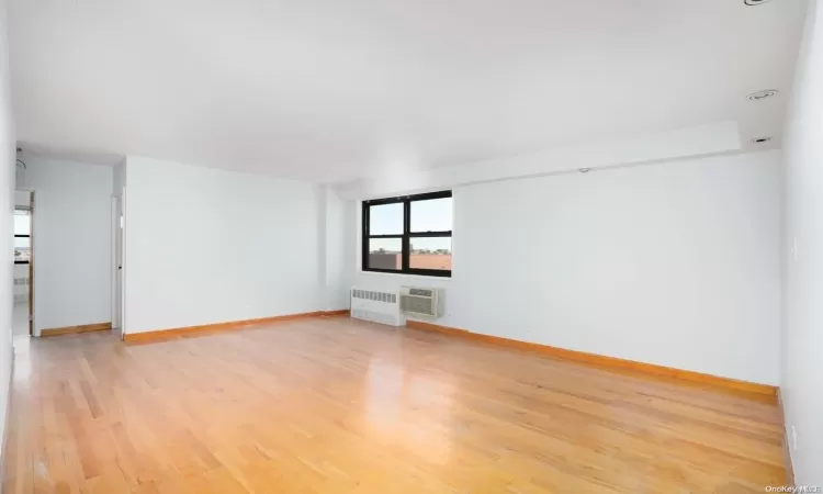 39-60 54 Street, New York, NY, 2 Bedrooms Bedrooms, 5 Rooms Rooms,1 BathroomBathrooms,Residential,For Sale,54,L3592178