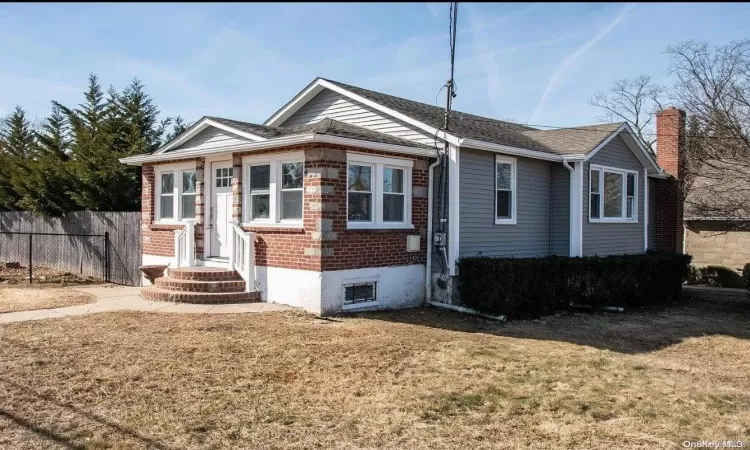 1 Pleasant Avenue, Oyster Bay, NY, 3 Bedrooms Bedrooms, 6 Rooms Rooms,1 BathroomBathrooms,Residential Lease,For Rent,Pleasant,L3592179