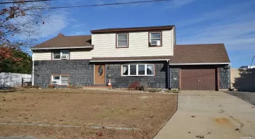 11 Allen Point Road, Islip, NY, 4 Bedrooms Bedrooms, 8 Rooms Rooms,2 BathroomsBathrooms,Residential,For Sale,Allen Point,L3592200