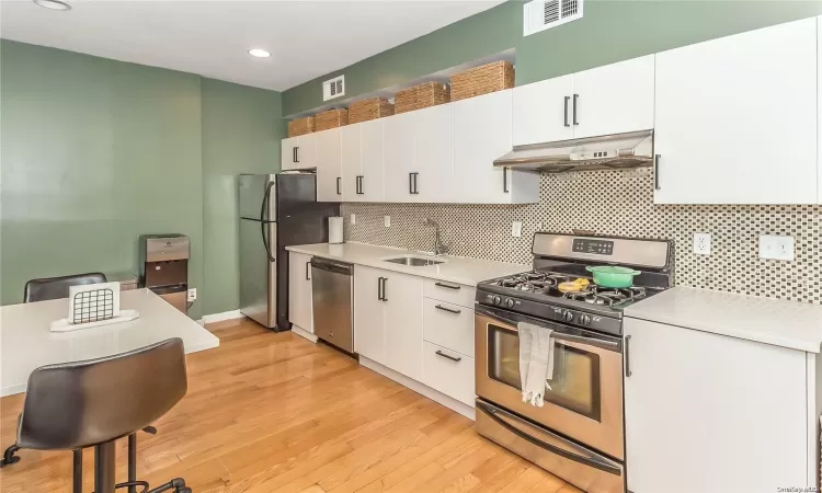 320 57th Street, New York, NY, 1 Bedroom Bedrooms, 4 Rooms Rooms,1 BathroomBathrooms,Residential,For Sale,57th,L3592293