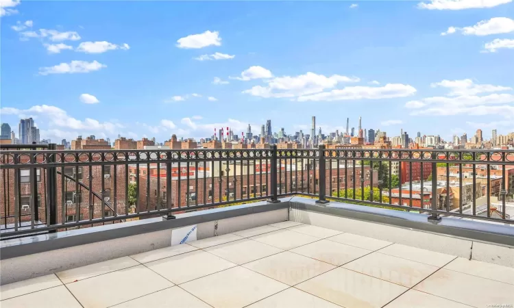 25-25 31st Avenue, New York, NY, 1 Bedroom Bedrooms, 3 Rooms Rooms,1 BathroomBathrooms,Residential,For Sale,31st,L3592308