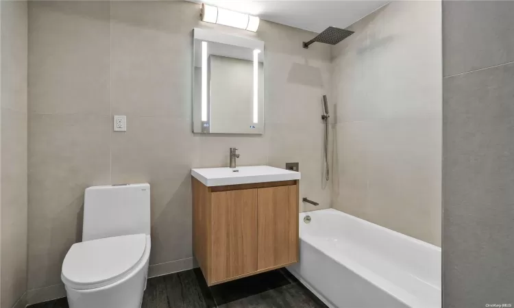 25-25 31st Avenue, New York, NY, 1 Bedroom Bedrooms, 3 Rooms Rooms,1 BathroomBathrooms,Residential,For Sale,31st,L3592308