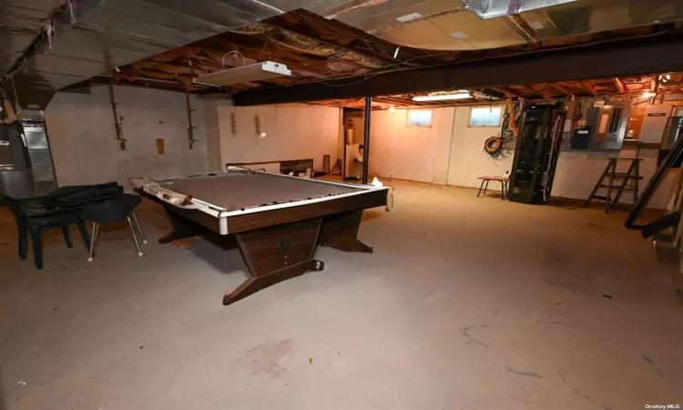 Full unfinished basement