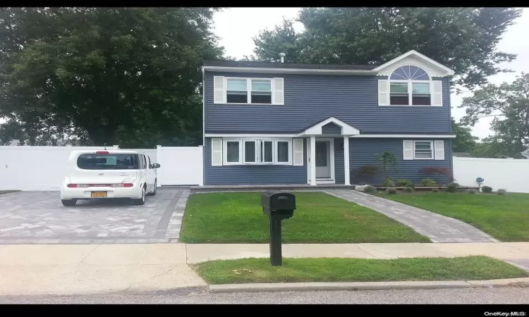 31 Pine Street, Islip, NY, 4 Bedrooms Bedrooms, 10 Rooms Rooms,2 BathroomsBathrooms,Residential,For Sale,Pine,L3592371