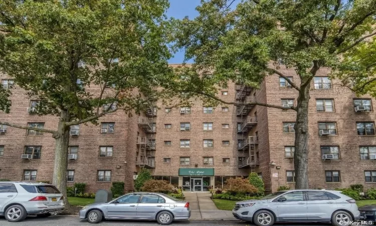 204-15 Foothill Avenue, New York, NY, 1 Bedroom Bedrooms, 4 Rooms Rooms,1 BathroomBathrooms,Residential,For Sale,Foothill,L3592409