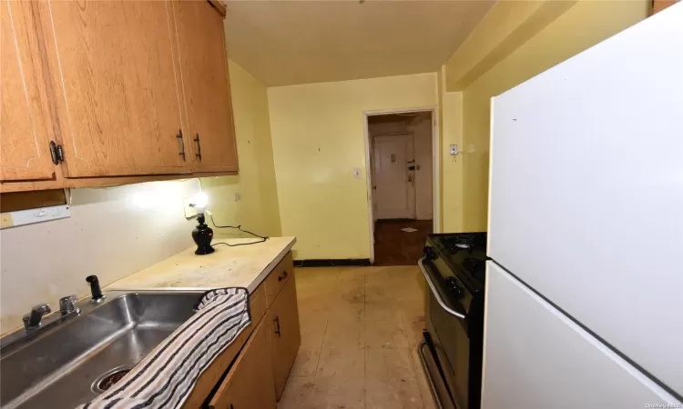 204-15 Foothill Avenue, New York, NY, 1 Bedroom Bedrooms, 4 Rooms Rooms,1 BathroomBathrooms,Residential,For Sale,Foothill,L3592409