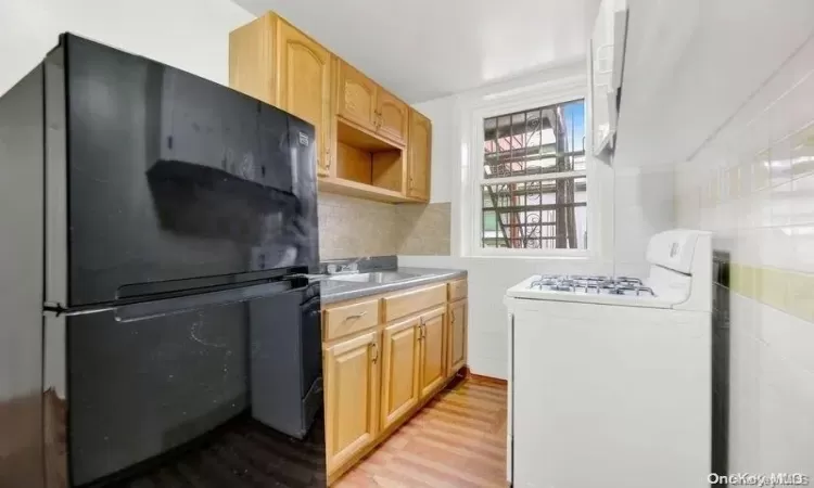 712 43rd Street, New York, NY, 3 Bedrooms Bedrooms, 7 Rooms Rooms,2 BathroomsBathrooms,Residential,For Sale,43rd,L3592528