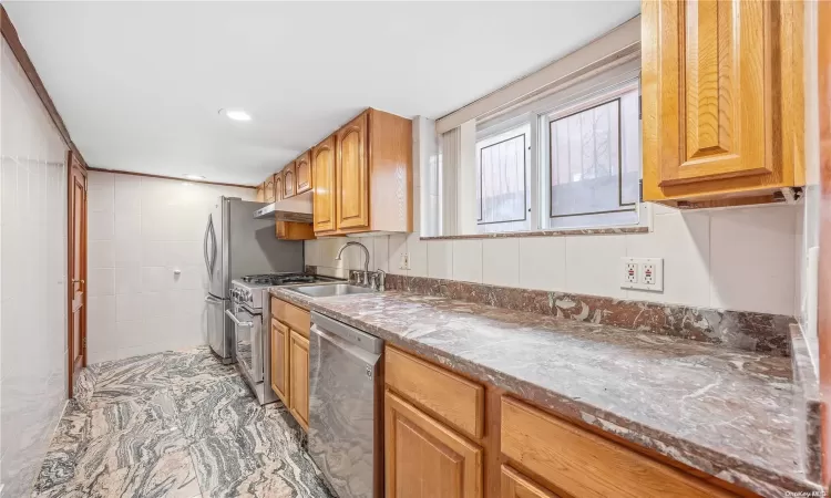 328 149th Place, New York, NY, 3 Bedrooms Bedrooms, 6 Rooms Rooms,1 BathroomBathrooms,Residential,For Sale,149th Place,L3584175