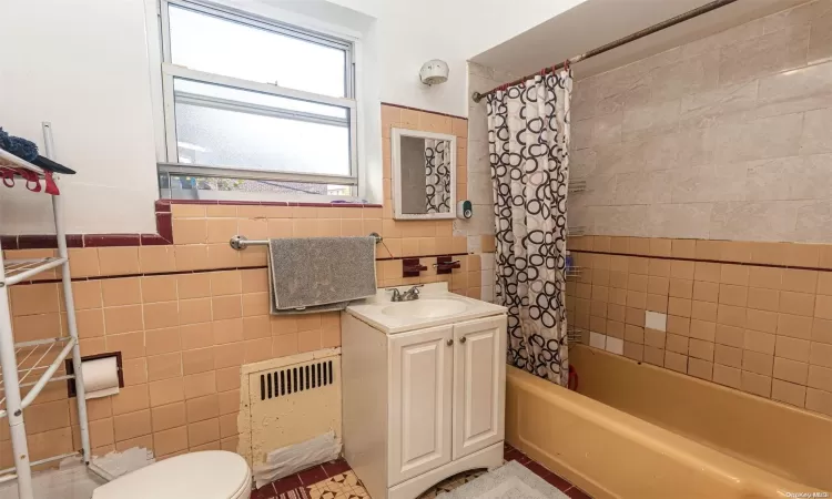 74-02 Woodside Avenue, New York, NY, 7 Bedrooms Bedrooms, 16 Rooms Rooms,2 BathroomsBathrooms,Residential Income,For Sale,Woodside,L3584233