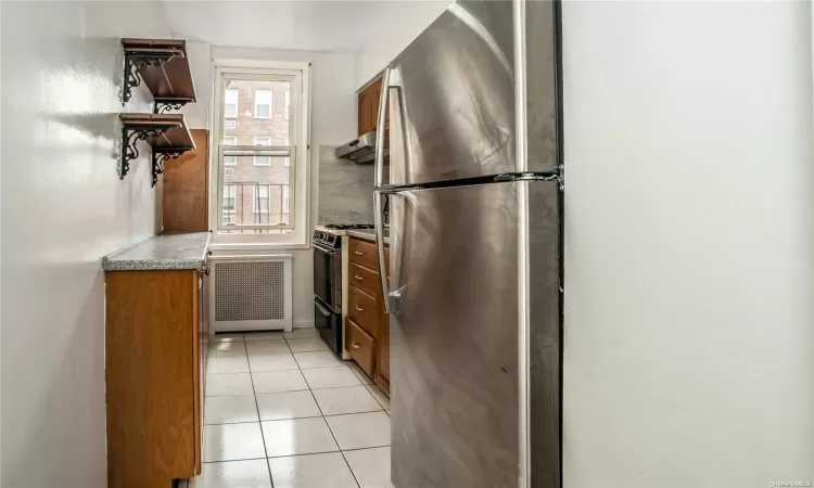 31-85 Crescent Street, New York, NY, 1 Bedroom Bedrooms, 3 Rooms Rooms,1 BathroomBathrooms,Residential,For Sale,Crescent,L3584283