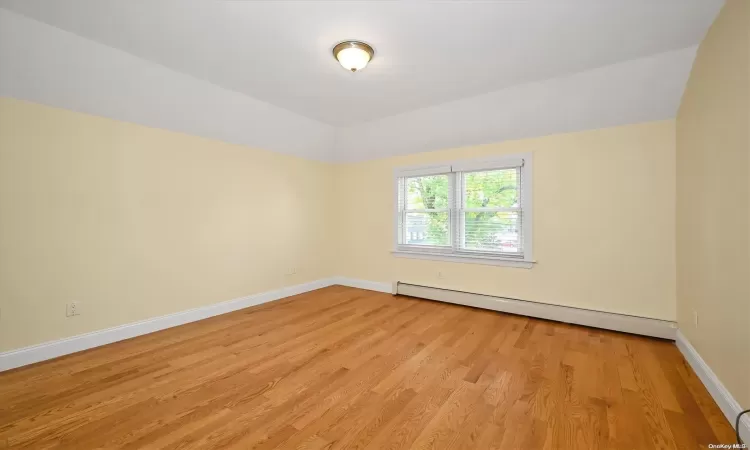 58-30 254 Street, New York, NY, 6 Bedrooms Bedrooms, 13 Rooms Rooms,5 BathroomsBathrooms,Residential Income,For Sale,254,L3584361