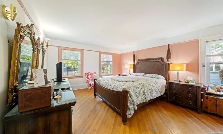 193-32 Foothill Avenue, New York, NY, 5 Bedrooms Bedrooms, 14 Rooms Rooms,2 BathroomsBathrooms,Residential,For Sale,Foothill,L3584386