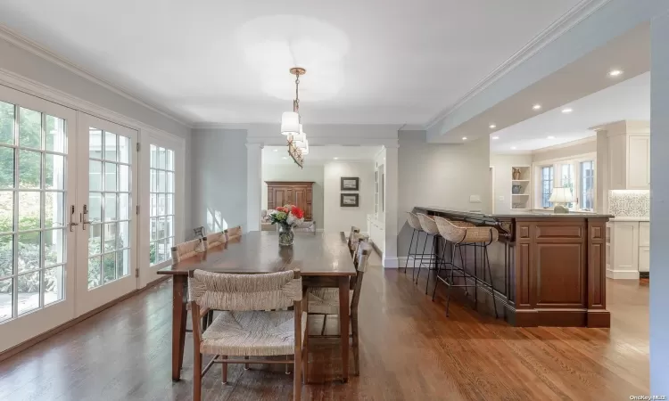 Dining Room with Breakfast Bar