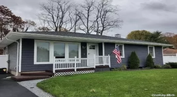 42 Sands Lane, Brookhaven, NY, 3 Bedrooms Bedrooms, 10 Rooms Rooms,1 BathroomBathrooms,Residential,For Sale,Sands,L3584594