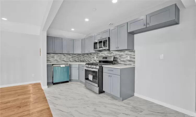 118-24 189th Street, New York, NY, 7 Bedrooms Bedrooms, 11 Rooms Rooms,5 BathroomsBathrooms,Residential Income,For Sale,189th Street,L3584699