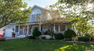 653 Broome Avenue, Babylon, NY, 4 Bedrooms Bedrooms, 8 Rooms Rooms,2 BathroomsBathrooms,Residential,For Sale,Broome,L3584733