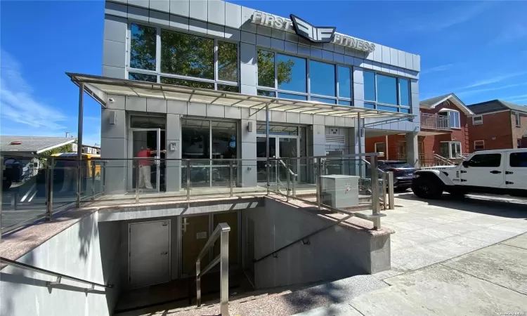 61-15 184th Street, New York, NY, ,Commercial Sale,For Sale,184th,L3584734