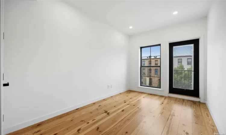 583 Putnam Avenue, New York, NY, 3 Bedrooms Bedrooms, 6 Rooms Rooms,2 BathroomsBathrooms,Residential,For Sale,Putnam,L3584871