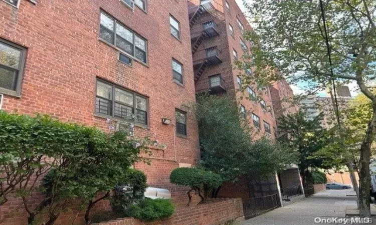 99-10 60 Avenue, New York, NY, 2 Rooms Rooms,1 BathroomBathrooms,Residential,For Sale,60,L3584873